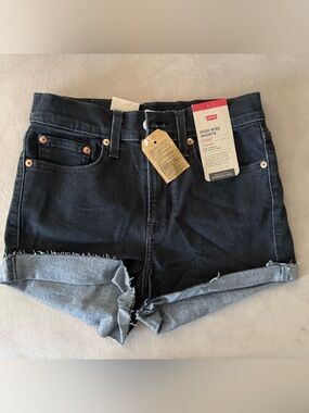 NWT Levi's High-Rise Black Denim Shorts Size 26